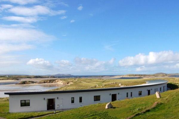 Ostan Gweedore Deluxe Apartments Bunbeg Exterior photo